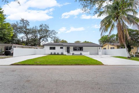 Villa ou maison à Miami, Floride 5 chambres, 204.48 m2 № 2087003