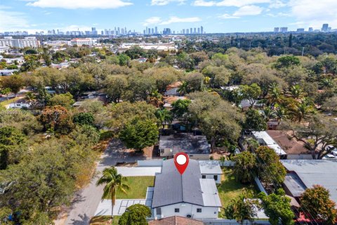 Villa ou maison à vendre à Miami, Floride: 5 chambres, 204.48 m2 № 2087003 - photo 21