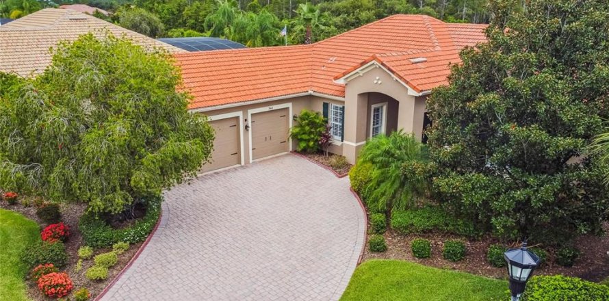 House in Kissimmee, Florida 3 bedrooms, 214.79 sq.m. № 1869502