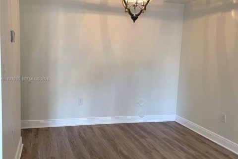 Купить кондоминиум в Пемброк-Пайнс, Флорида 2 комнаты, 79.34м2, № 2013832 - фото 25