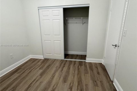 Купить кондоминиум в Пемброк-Пайнс, Флорида 2 комнаты, 79.34м2, № 2013832 - фото 20