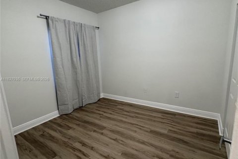 Купить кондоминиум в Пемброк-Пайнс, Флорида 2 комнаты, 79.34м2, № 2013832 - фото 19