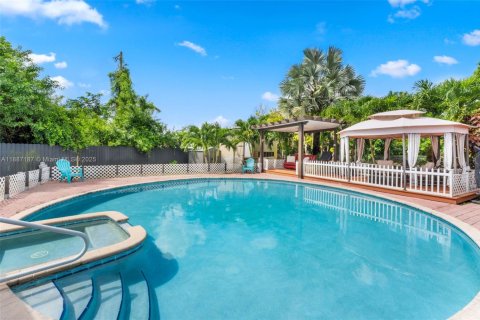 Купить виллу или дом в Хомстед, Флорида 5 спален, 163.6м2, № 1941671 - фото 26