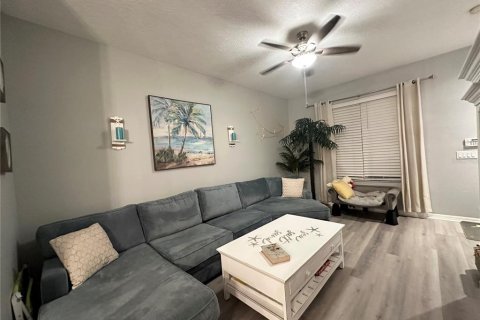 Townhouse in Largo, Florida 2 bedrooms, 111.95 sq.m. № 1909443 - photo 4