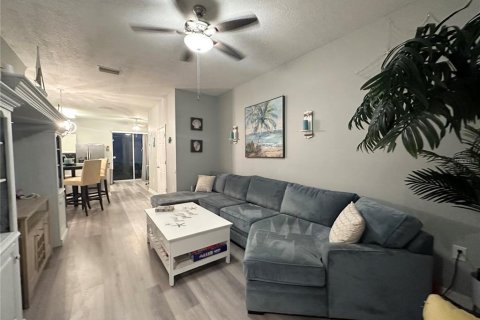 Townhouse in Largo, Florida 2 bedrooms, 111.95 sq.m. № 1909443 - photo 7