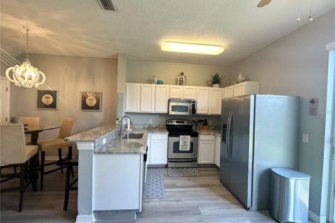 Townhouse in Largo, Florida 2 bedrooms, 111.95 sq.m. № 1909443 - photo 9