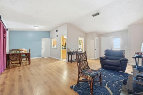 Villa ou maison à vendre à Tampa, Floride: 3 chambres, 120.87 m2 № 2143632 - photo 13