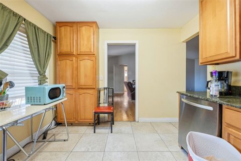 Villa ou maison à vendre à Tampa, Floride: 3 chambres, 120.87 m2 № 2143632 - photo 11