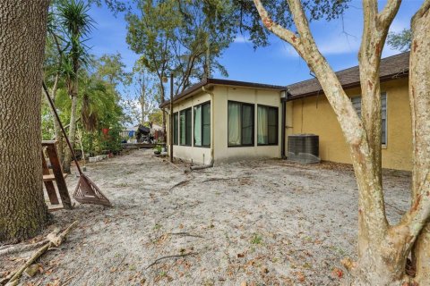 Villa ou maison à vendre à Tampa, Floride: 3 chambres, 120.87 m2 № 2143632 - photo 9