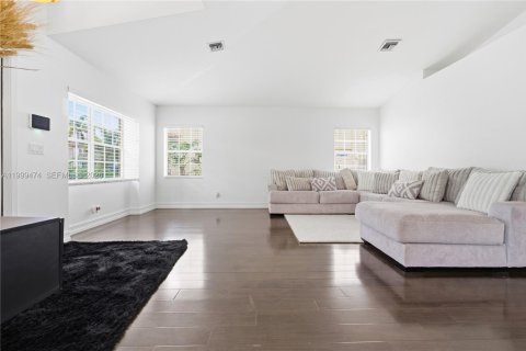 House in Pembroke Pines, Florida 4 bedrooms, 205.13 sq.m. № 2064395 - photo 28