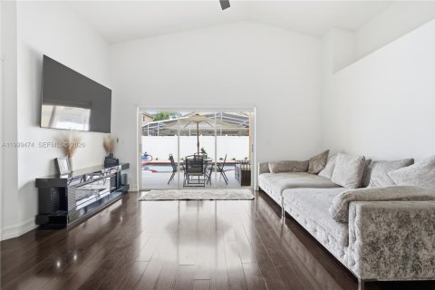 House in Pembroke Pines, Florida 4 bedrooms, 205.13 sq.m. № 2064395 - photo 21