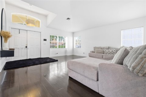 House in Pembroke Pines, Florida 4 bedrooms, 205.13 sq.m. № 2064395 - photo 29