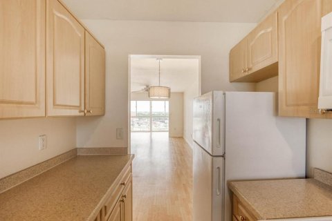 Condo in New Port Richey, Florida, 2 bedrooms № 2109176 - photo 10