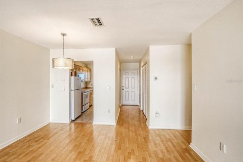 Condo in New Port Richey, Florida, 2 bedrooms № 2109176 - photo 28