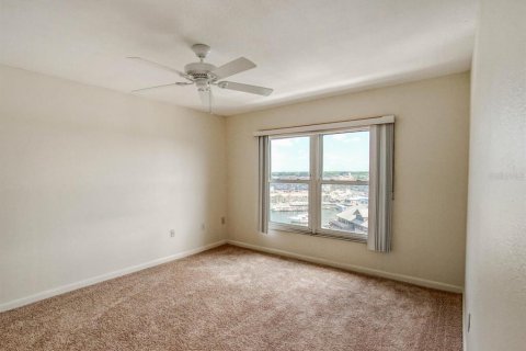 Condo in New Port Richey, Florida, 2 bedrooms № 2109176 - photo 23