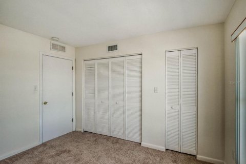 Condo in New Port Richey, Florida, 2 bedrooms № 2109176 - photo 30