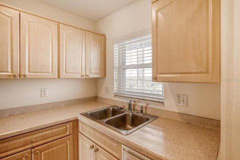 Condo in New Port Richey, Florida, 2 bedrooms № 2109176 - photo 7