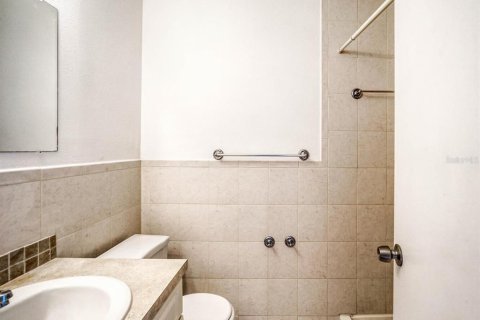 Condo in New Port Richey, Florida, 2 bedrooms № 2109176 - photo 27