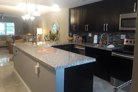 Condo in Tamarac, Florida, 2 bedrooms № 2088316 - photo 3