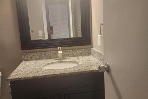 Condo in Tamarac, Florida, 2 bedrooms № 2088316 - photo 11