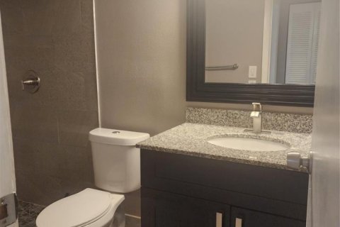 Condo in Tamarac, Florida, 2 bedrooms № 2088316 - photo 7