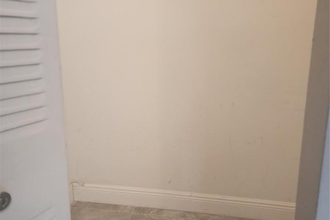 Condo in Tamarac, Florida, 2 bedrooms № 2088316 - photo 10