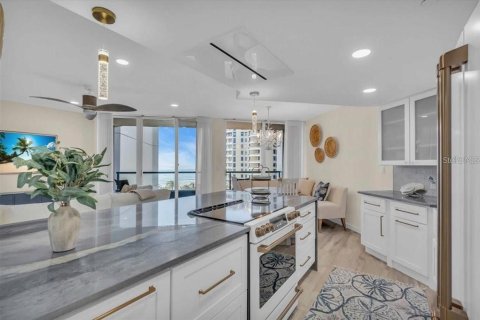 Condo in Longboat Key, Florida, 2 bedrooms № 2108380 - photo 6