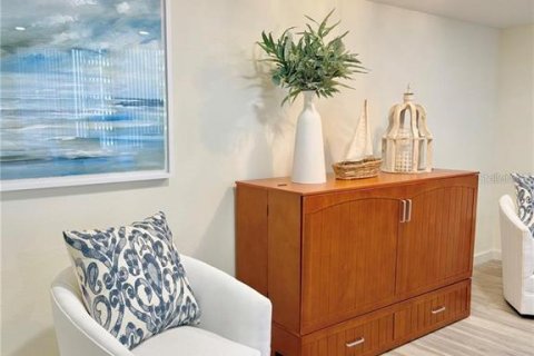 Condo in Longboat Key, Florida, 2 bedrooms № 2108380 - photo 14