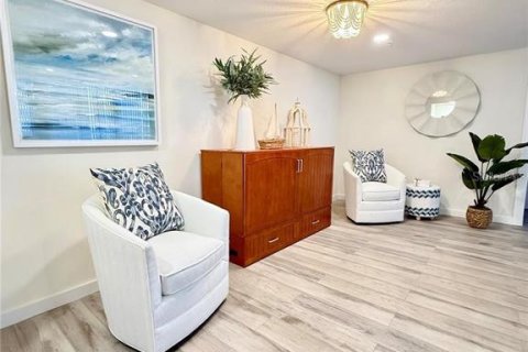 Condo in Longboat Key, Florida, 2 bedrooms № 2108380 - photo 12