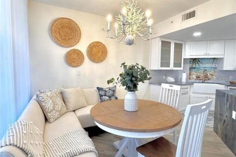 Condo in Longboat Key, Florida, 2 bedrooms № 2108380 - photo 8