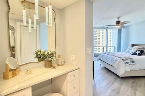 Condo in Longboat Key, Florida, 2 bedrooms № 2108380 - photo 18
