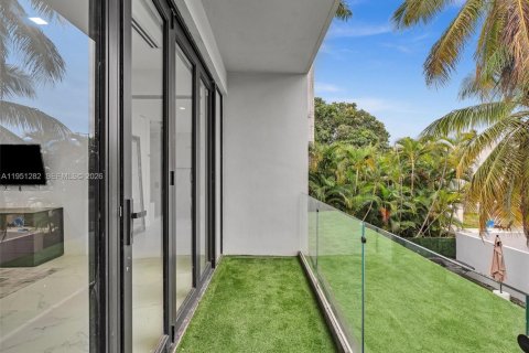 Снять в аренду виллу или дом в Майами-Бич, Флорида 7 спален, 341.6м2, № 2009421 - фото 28