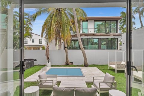 Снять в аренду виллу или дом в Майами-Бич, Флорида 7 спален, 341.6м2, № 2009421 - фото 18