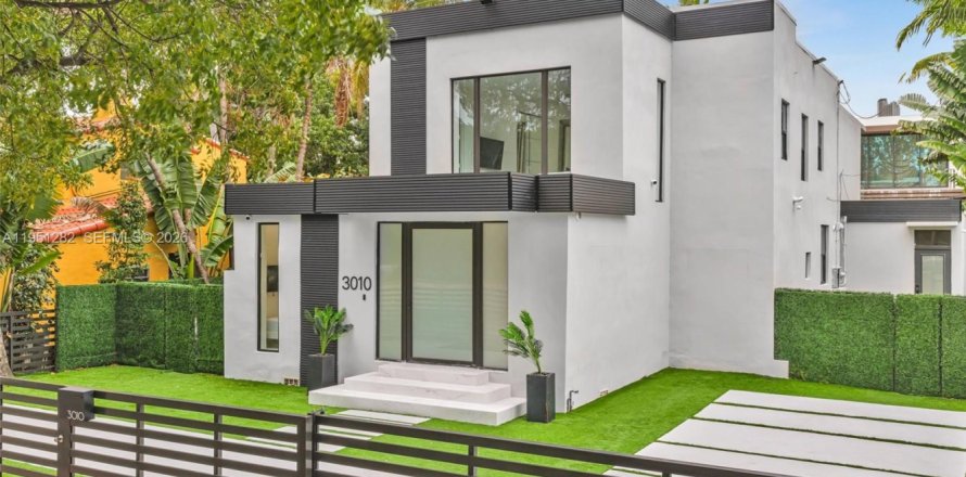 Дом в Майами-Бич, Флорида 7 спален, 341.6м2 № 2009421