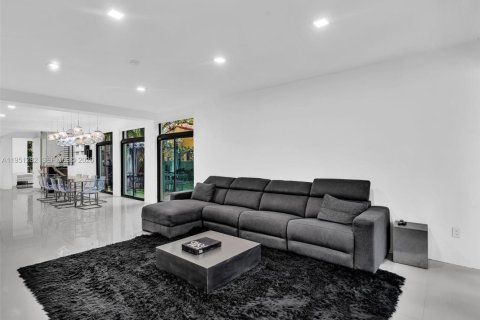 Снять в аренду виллу или дом в Майами-Бич, Флорида 7 спален, 341.6м2, № 2009421 - фото 16