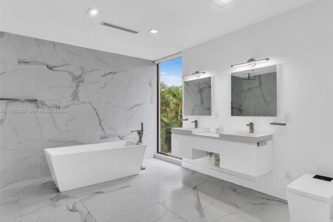 Снять в аренду виллу или дом в Майами-Бич, Флорида 7 спален, 341.6м2, № 2009421 - фото 30