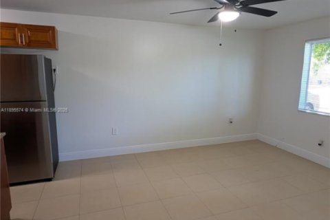 Villa ou maison à louer à Fort Lauderdale, Floride: 2 chambres, 59.83 m2 № 1947250 - photo 19