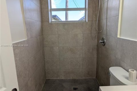 Villa ou maison à louer à Fort Lauderdale, Floride: 2 chambres, 59.83 m2 № 1947250 - photo 16