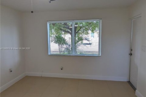 Villa ou maison à louer à Fort Lauderdale, Floride: 2 chambres, 59.83 m2 № 1947250 - photo 8