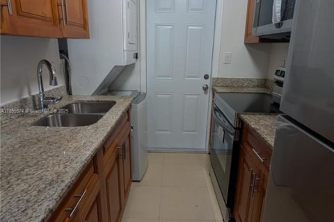 Villa ou maison à louer à Fort Lauderdale, Floride: 2 chambres, 59.83 m2 № 1947250 - photo 3