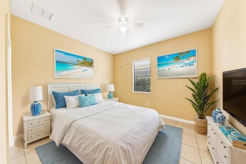 Villa ou maison à vendre à Palmetto, Floride: 4 chambres, 268.21 m2 № 2427492 - photo 11