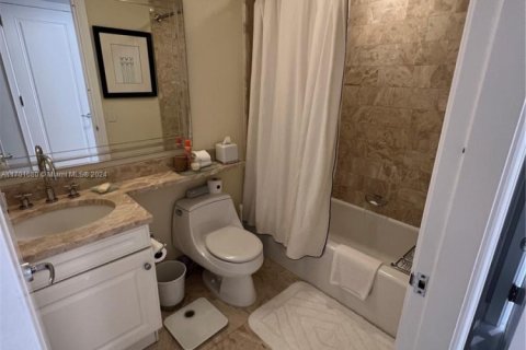 Купить кондоминиум в Майами, Флорида 2 спальни, 167.32м2, № 2035644 - фото 26