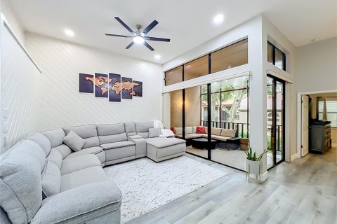 Copropriété à vendre à Orlando, Floride: 2 chambres, 120.77 m2 № 2408380 - photo 6