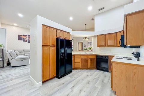 Copropriété à vendre à Orlando, Floride: 2 chambres, 120.77 m2 № 2408380 - photo 7