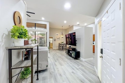 Copropriété à vendre à Orlando, Floride: 2 chambres, 120.77 m2 № 2408380 - photo 3