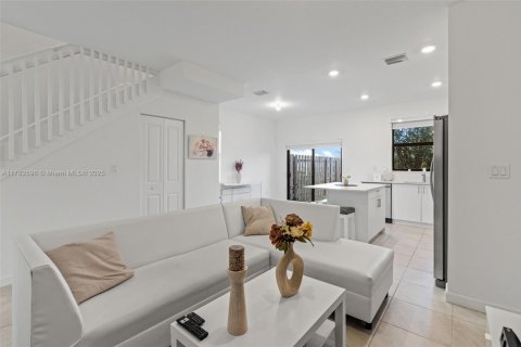 Townhouse in Homestead, Florida 3 bedrooms, 123.37 sq.m. № 1869898 - photo 7