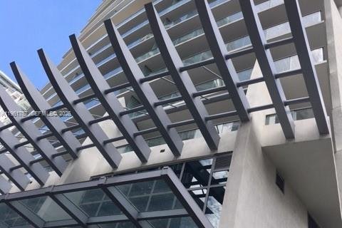 Condominio en venta en Miami, Florida, 1 dormitorio, 81.48 m2 № 2035917 - foto 2