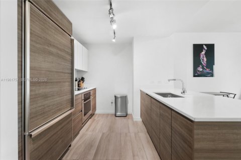 Condominio en venta en Miami, Florida, 1 dormitorio, 81.48 m2 № 2035917 - foto 15