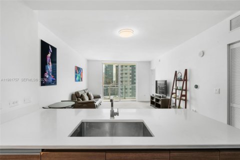 Condominio en venta en Miami, Florida, 1 dormitorio, 81.48 m2 № 2035917 - foto 16