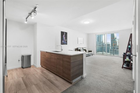 Condominio en venta en Miami, Florida, 1 dormitorio, 81.48 m2 № 2035917 - foto 6